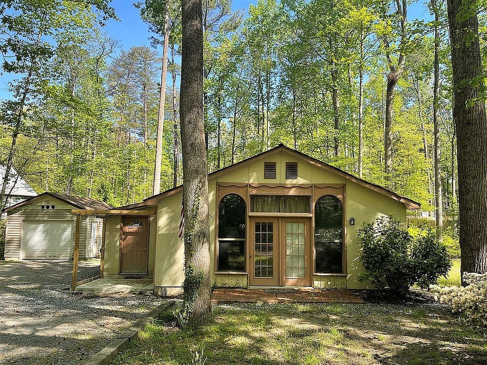 1st image of 679 Lake Caroline Dr