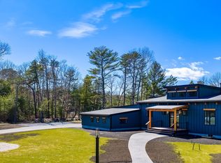 2 Edwards Bridge Rd, Marion, MA 02738