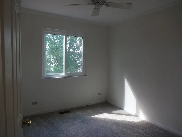 1340 Burke Ln — Photo 7