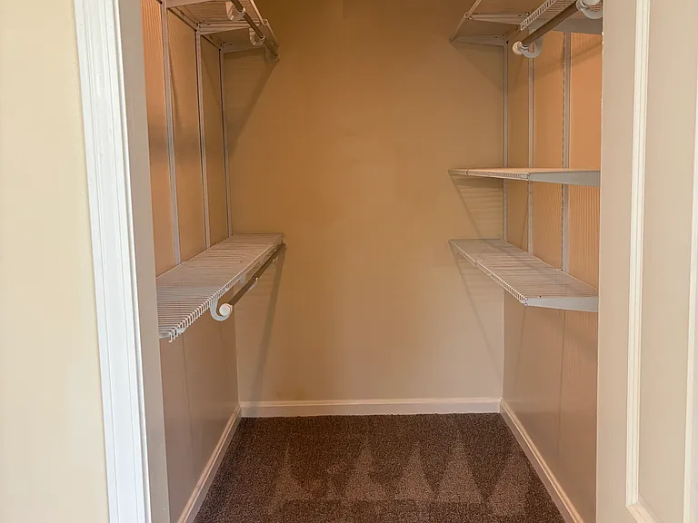 816 N Boehne Camp Rd #220 — Photo 7