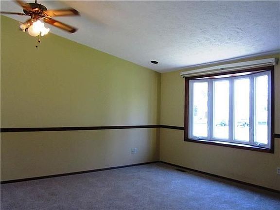 2nd image of 42 Prairie Trl