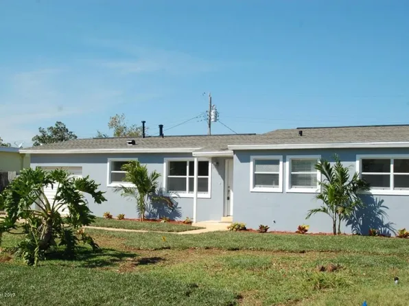 215 NE 2nd St, Satellite Beach, FL 32937