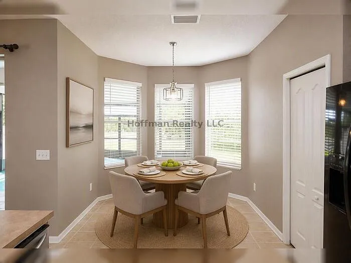 4 bed, 2.0 bath, 2551 sqft, $2,995 — Photo 4