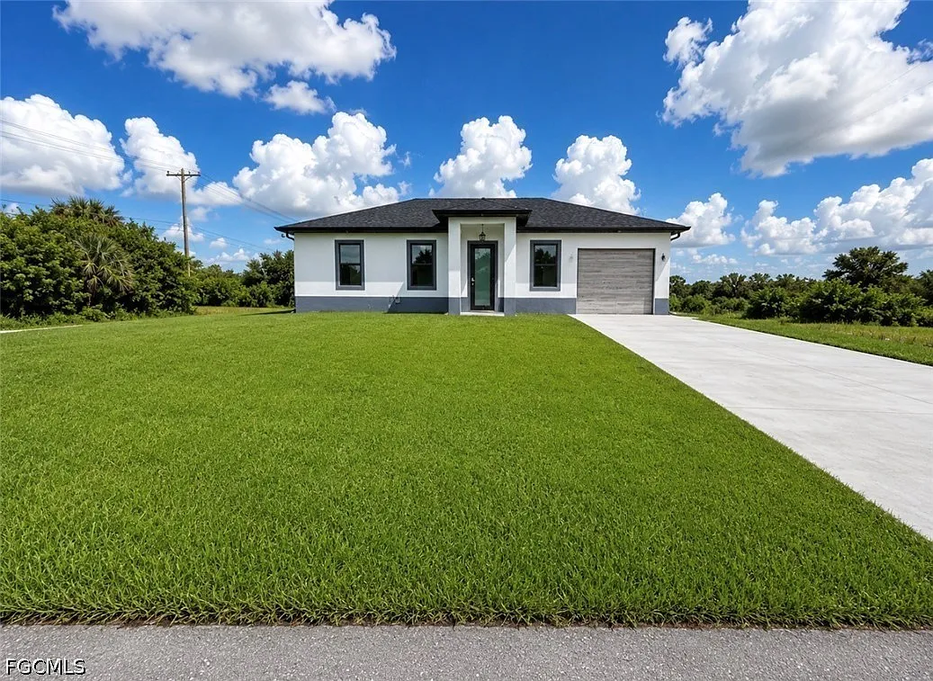 3 bed, 2.0 bath, 1200 sqft, $2,000 — Photo 1