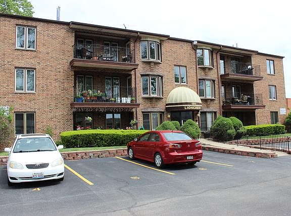 3rd image of 13543 S Lamon Ave APT 303