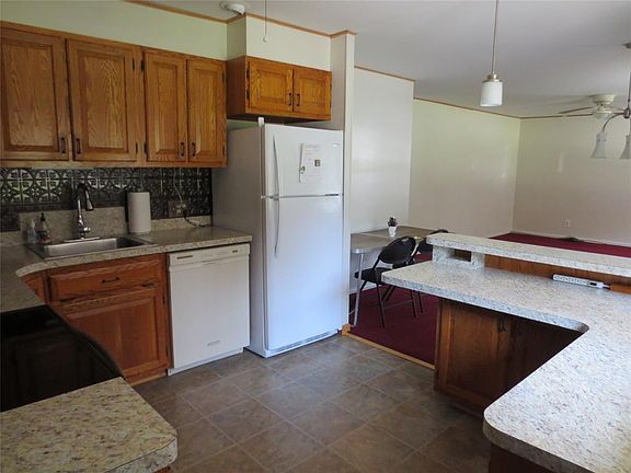 4th image of 28 Broughton Dr