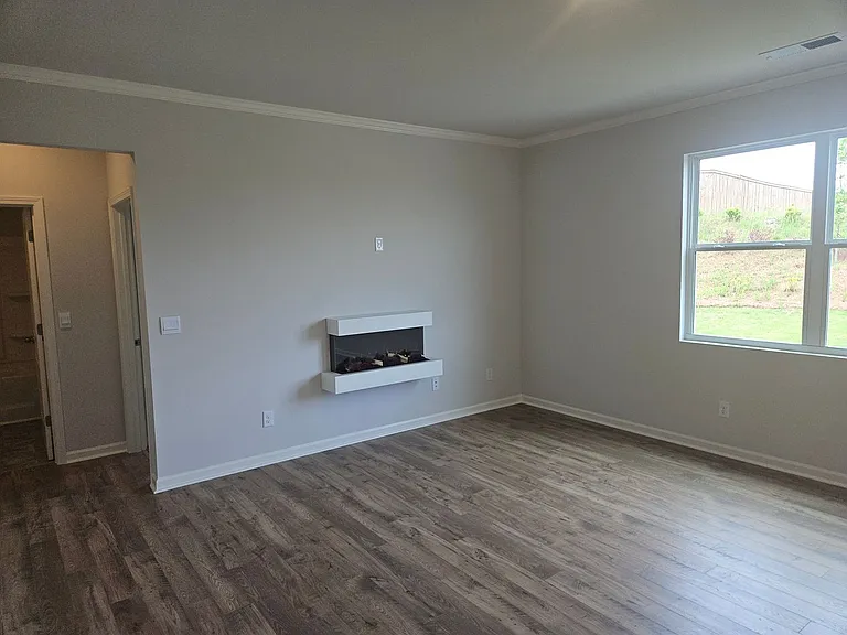 435 Thompson Dr — Photo 6