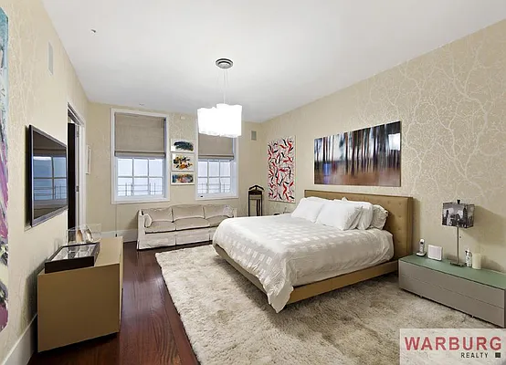 Sold by Warburg | media 18