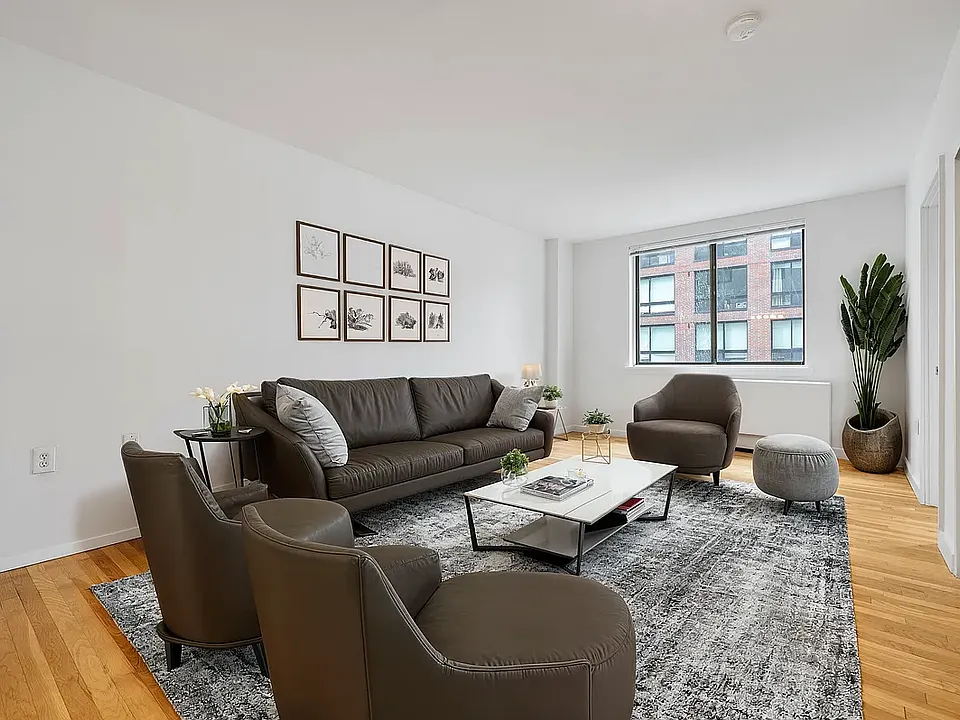 434 W 19th St #8-E