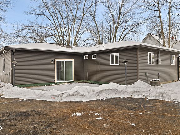 3rd image of 10204 E Chris Dr