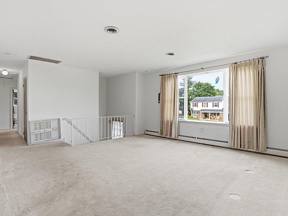 4th image of 330 Wexford Rd