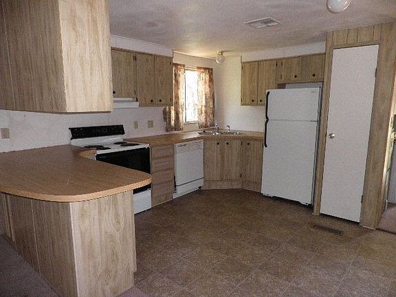 3rd image of 8147 W Cherry Ann Ln