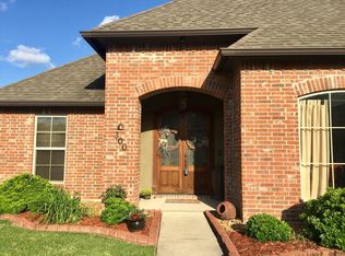 300 Masters Dr, Broussard, LA 70518