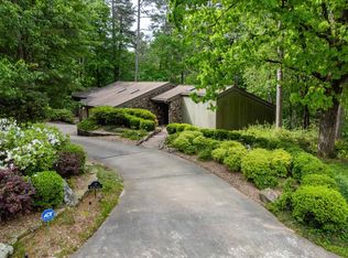 17 Racquet Ct, Little Rock, AR 72227