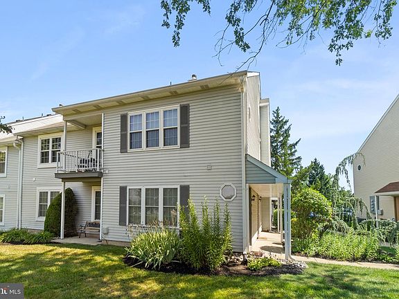2nd image of 374 Delancey Pl #374