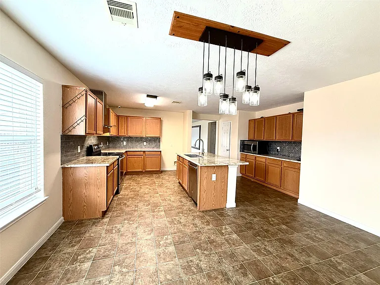 15906 Arapaho Bend Ln — Photo 7