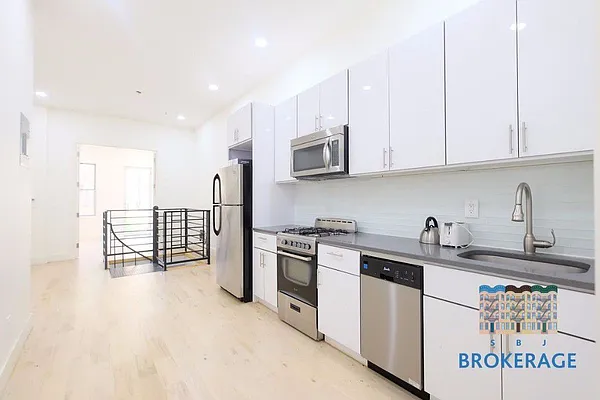 Rented by SBJ Brokerage, LLC | media 9