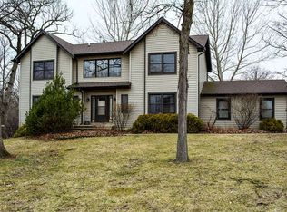 895 E Red Oak St, Addison, IL 60101