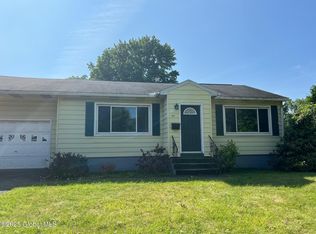 44 Park Ave, Latham, NY 12110