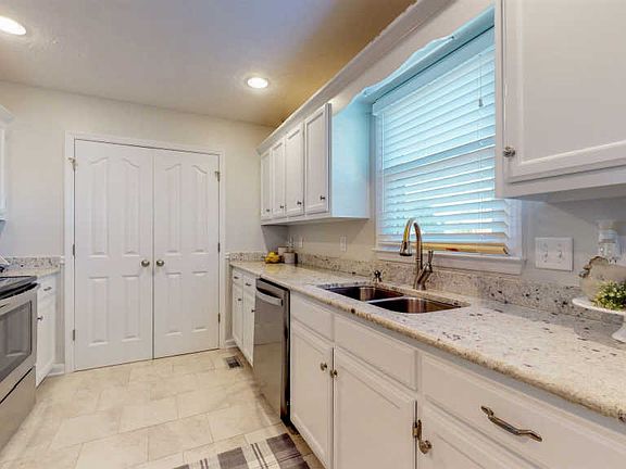 5th image of 3314 Meadowhill Dr