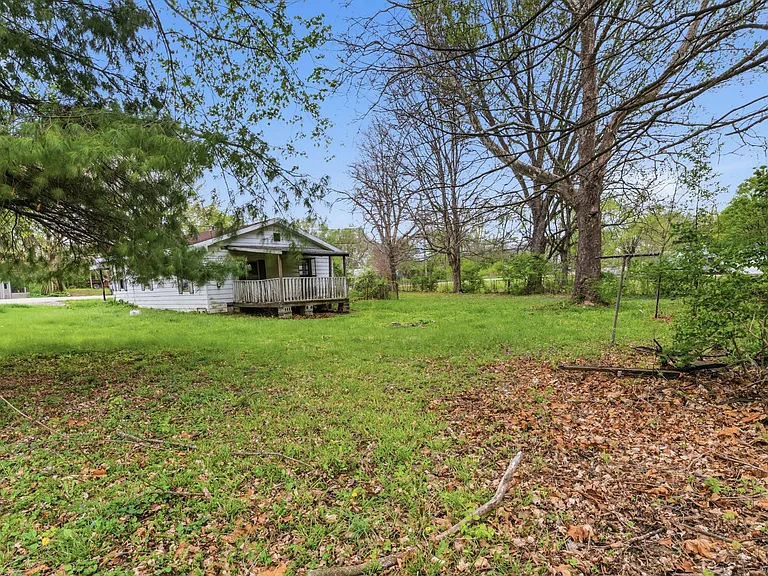 1402 Alabama St — Photo 19