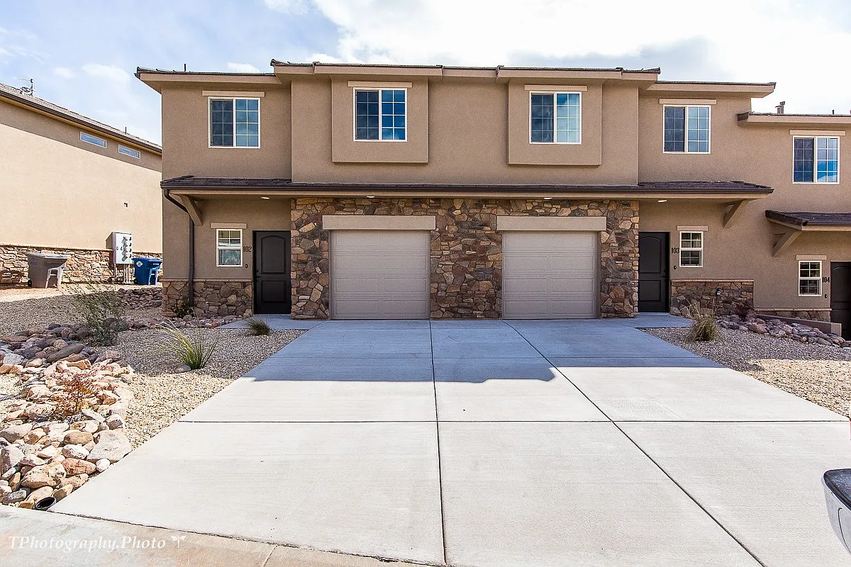 Mill Creek Town Home- Community Pools — Photo 2
