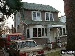 54 Lawrence Ave, Lynbrook, NY 11563
