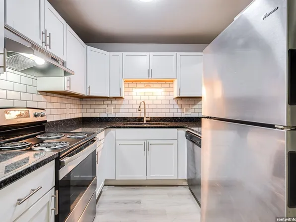 Camelot Court Apartments (Calumet Terrace)