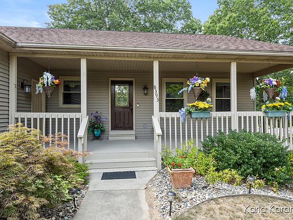 2nd image of 8393 Courtland Dr NE