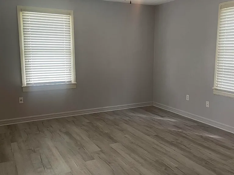 327 Morningside Dr — Photo 14