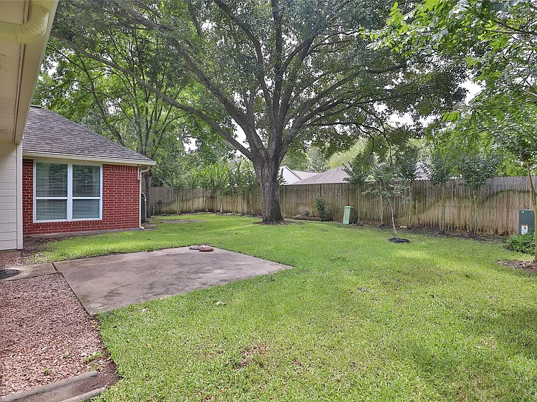 22815 Red River Dr — Photo 26