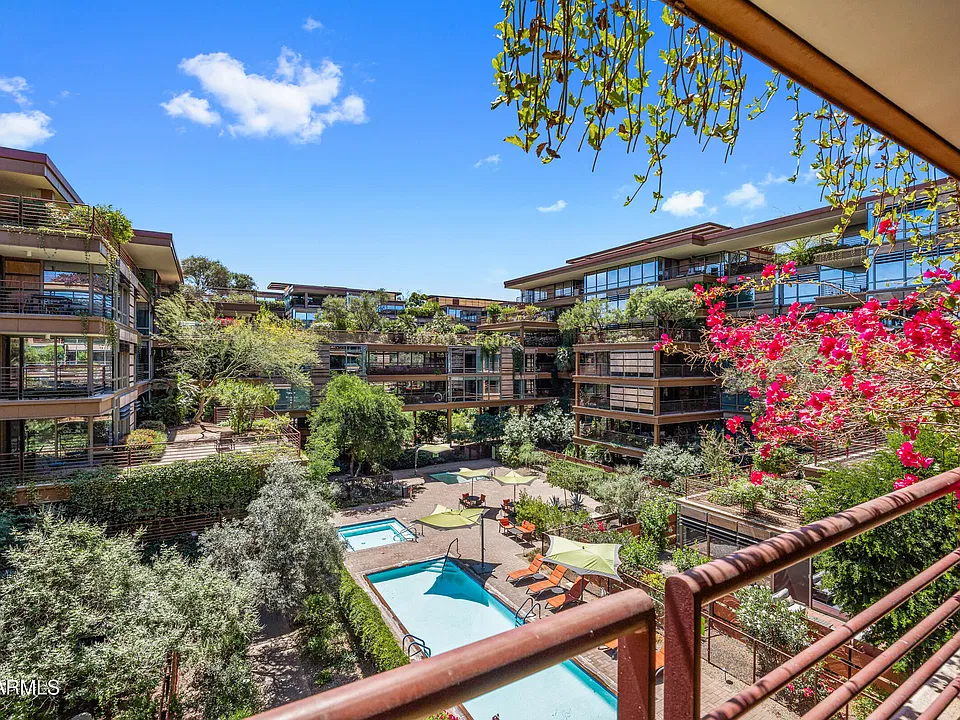 7161 E Rancho Vista Dr #4004
