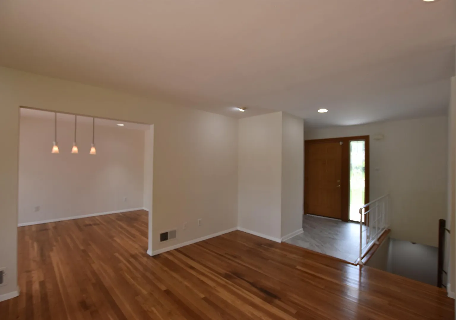 Fantastic 4BR/ 3BA Rambler in Aspen Hill — Photo 4