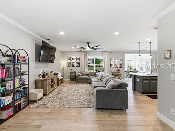 2nd image of 9 Seneca Way