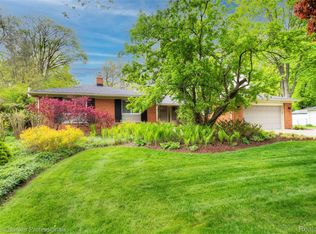 3540 Tothill Dr, Troy, MI 48084