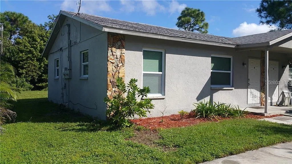 2 bed, 1.0 bath, 742 sqft, $1,100 — Photo 2