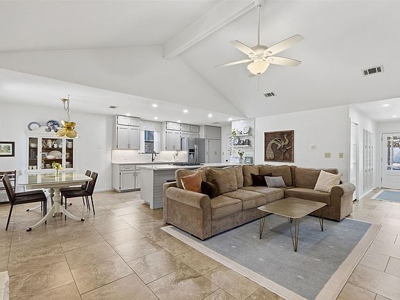 4th image of 11905 Misty Brook Dr
