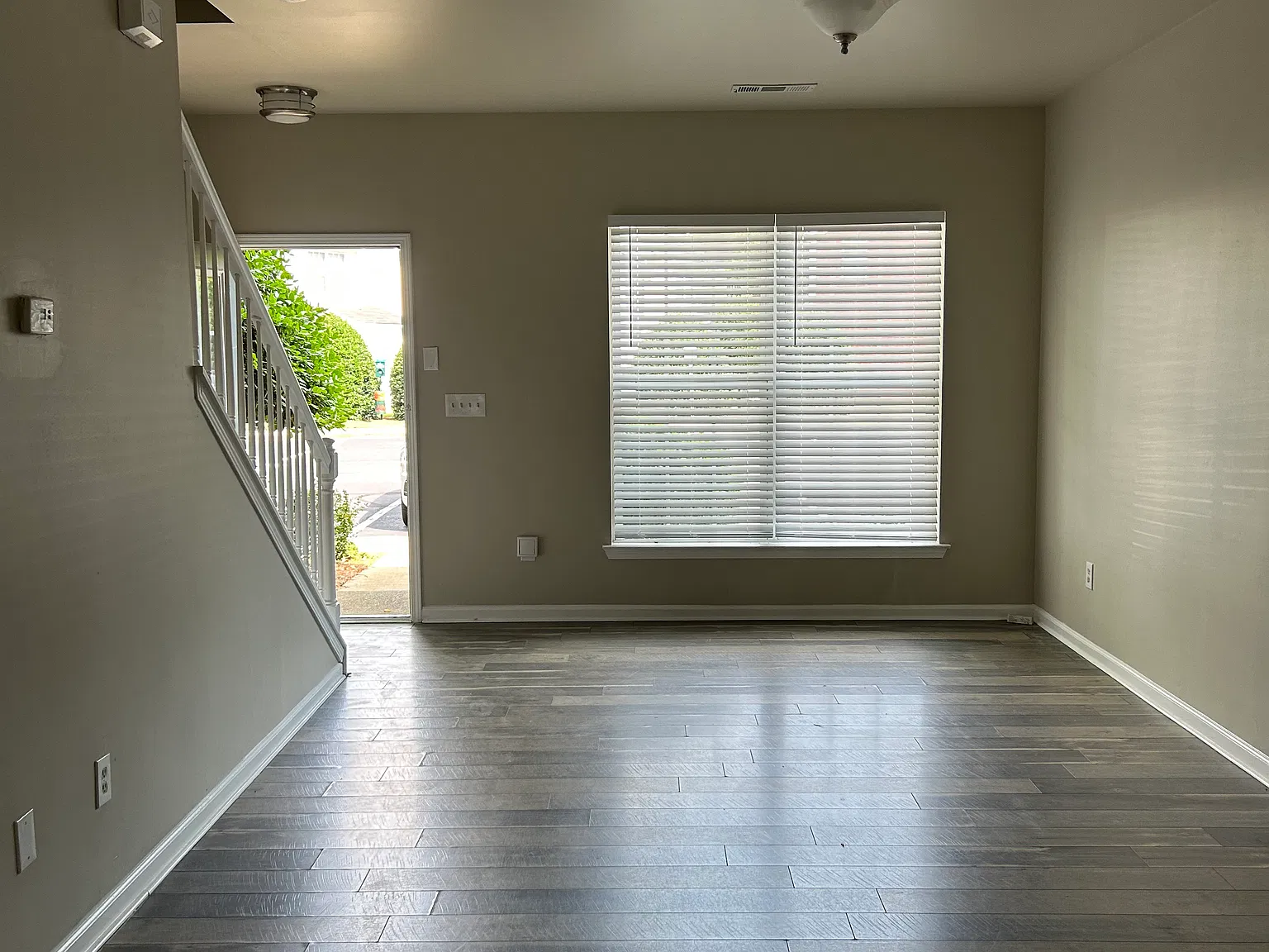 2 bed, 1228 sqft, $1,800 — Photo 3