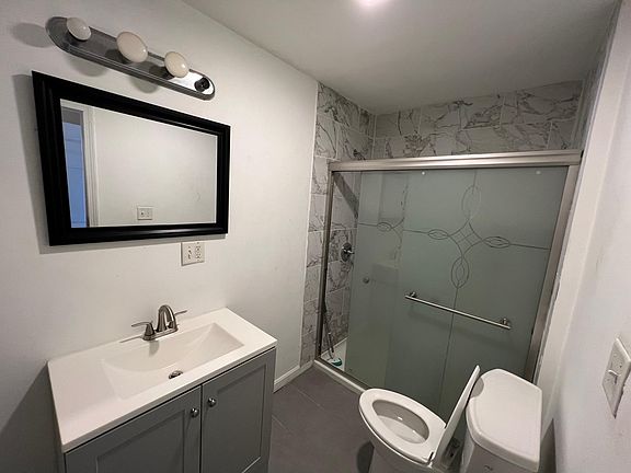 4th image of 664 Plainfield St Floor 2
