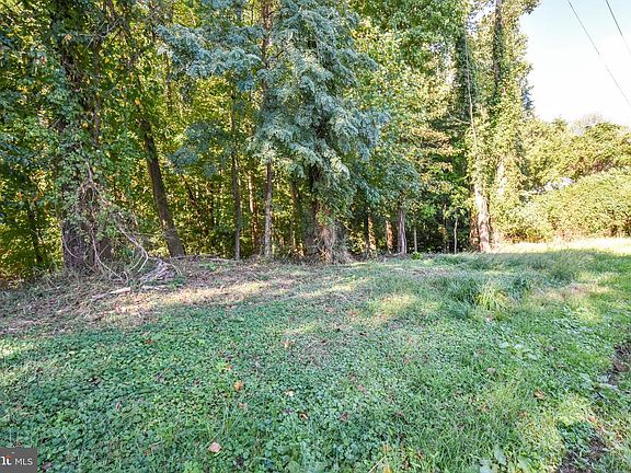 3rd image of 6041 Hill Rd
