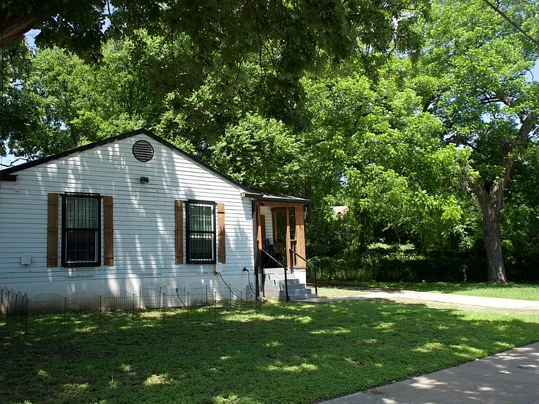 1547 Renner Dr — Photo 2