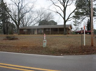 1319 E Peachtree St, Nashville, AR 71852