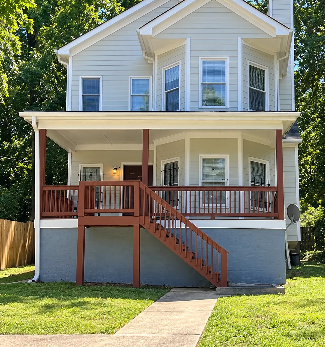 1886 E Farris Ave — Photo 1