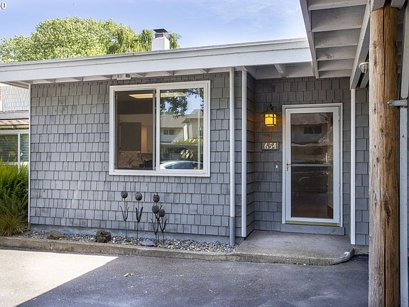 4th image of 654 N Hayden Bay Dr