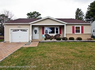 3 Basset Dr, Toms River, NJ 08757