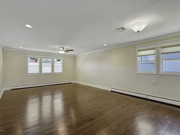 5th image of 31 Saint David Dr