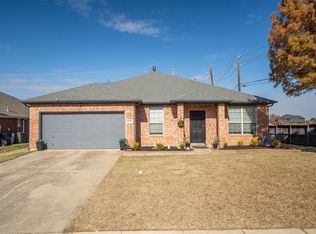 2715 Tori Oak Trl, Corinth, TX 76210