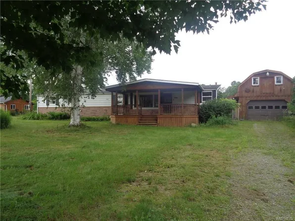 29 Prospect St, Delevan, NY 14042