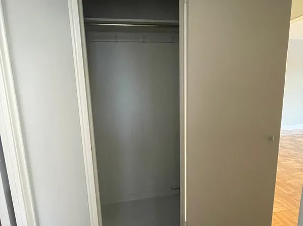 6735 186th Ln, Fresh Meadows, NY