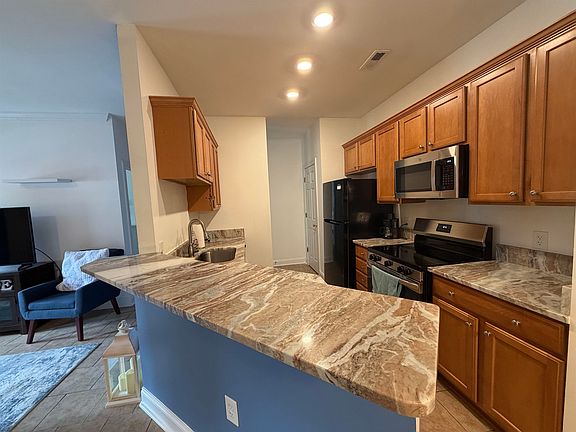 4th image of 2049 Silver Crest Dr. #B